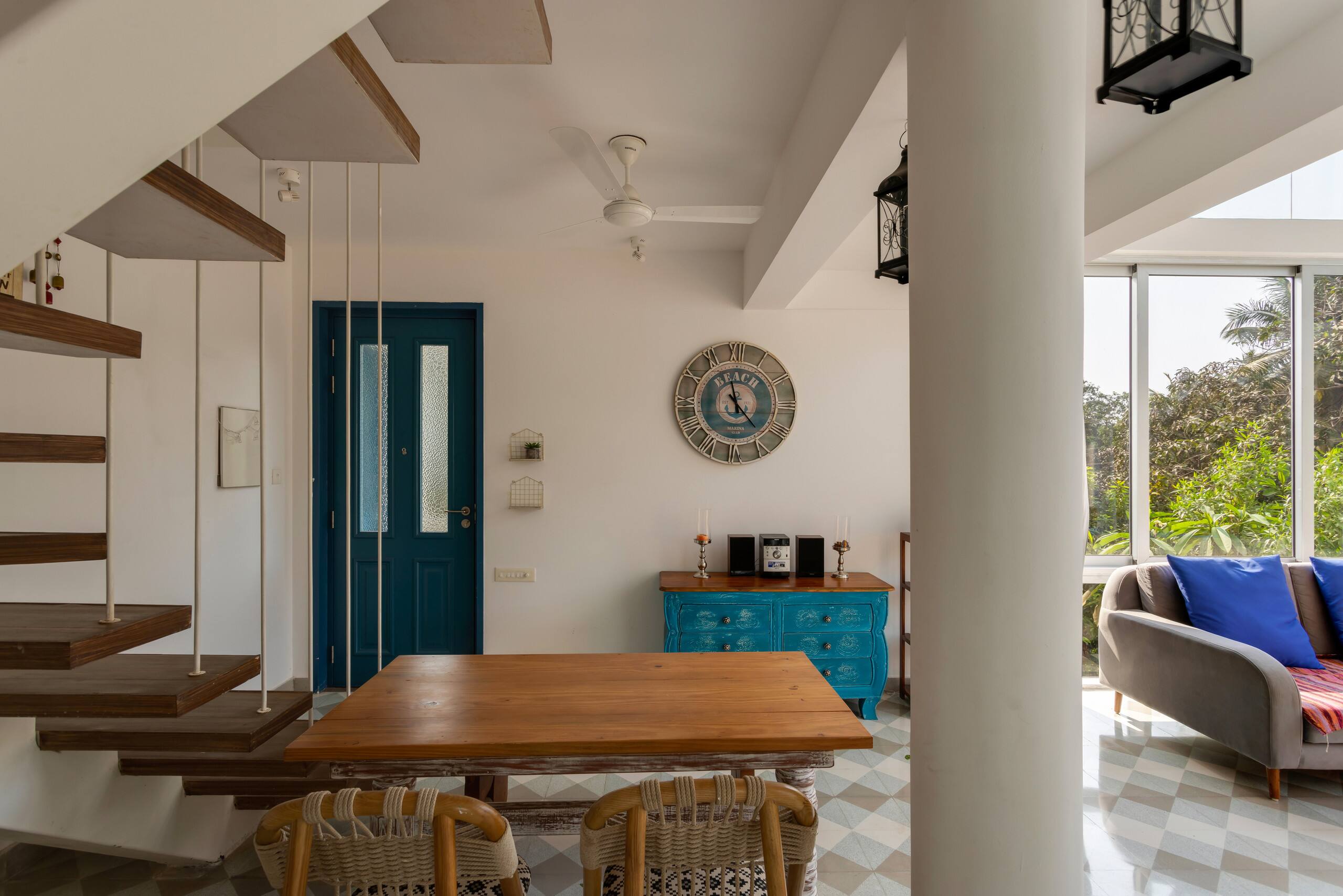 Spacious Duplex Glass House with Pool in Siolim 15