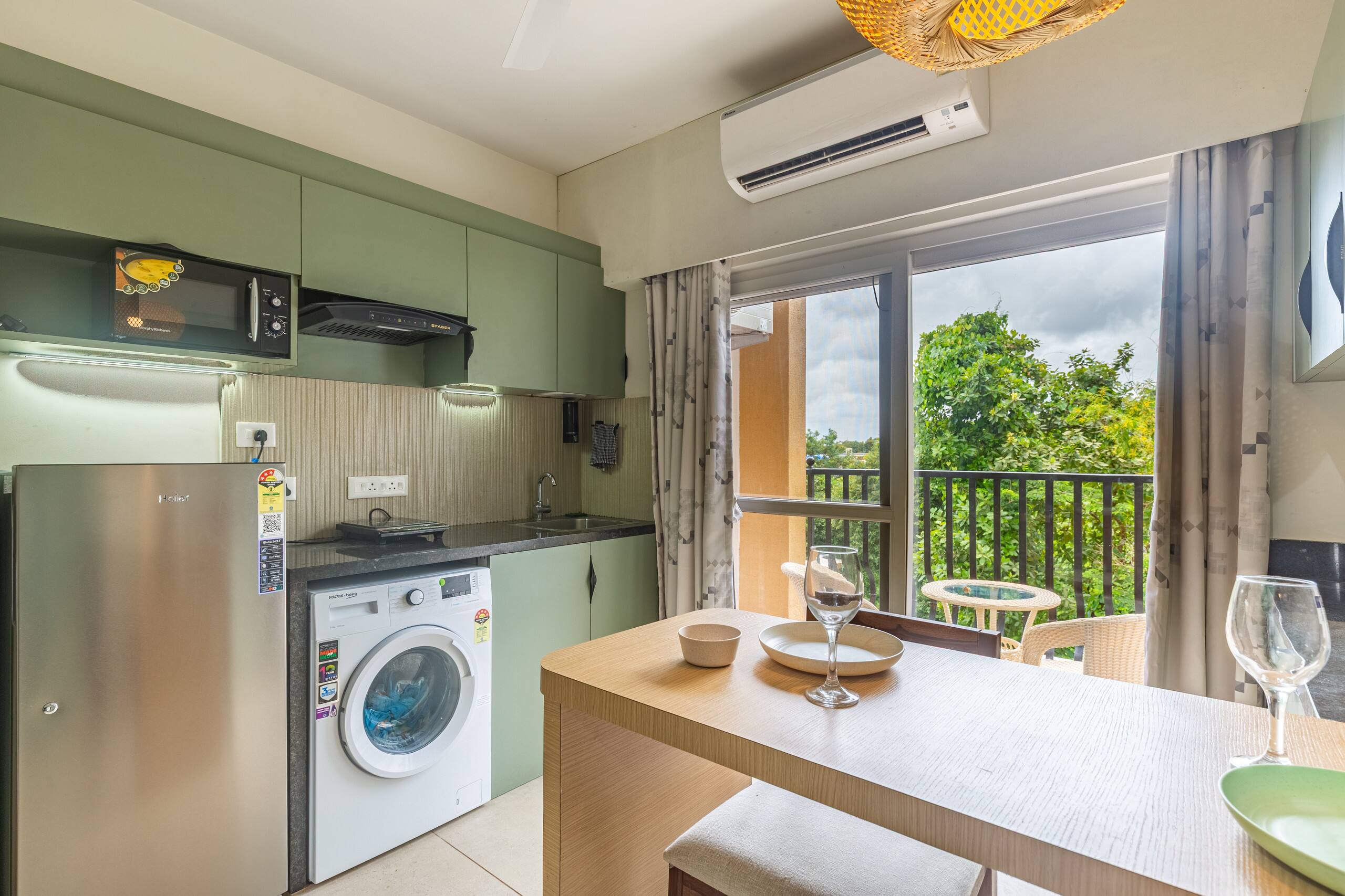 Zomestays Siolim|Apartment-Pool-Gym 15
