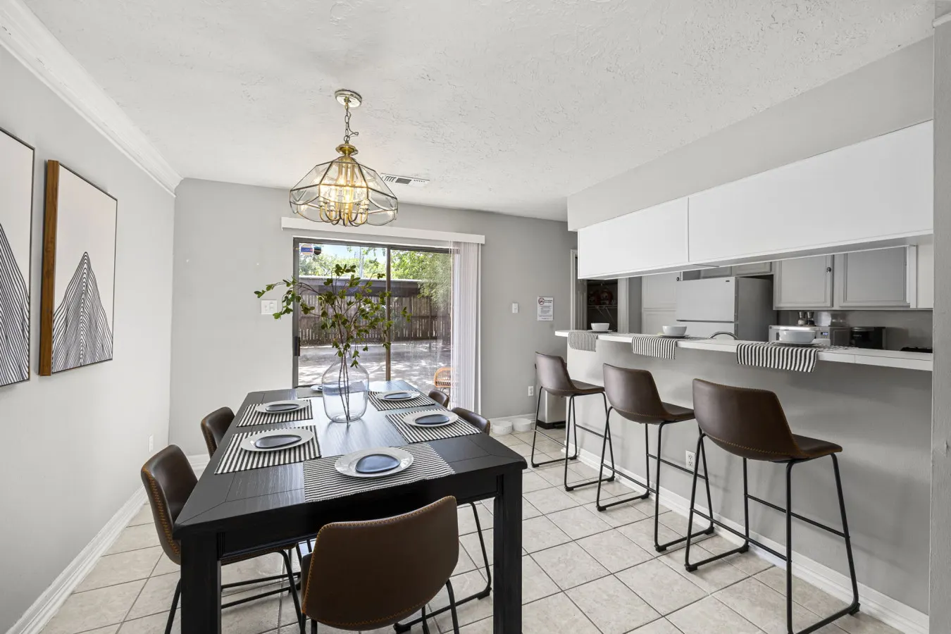 Two Connected Townhomes for 20 Reunions & Teams, Montrose Houston 12