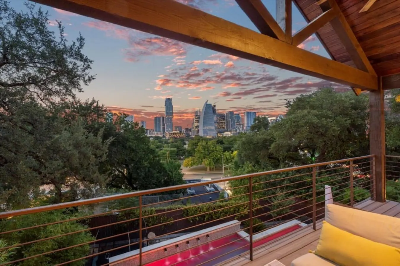 Downtown, Heated Pool, Hot Tub, Gym & Skyline View — photo 2