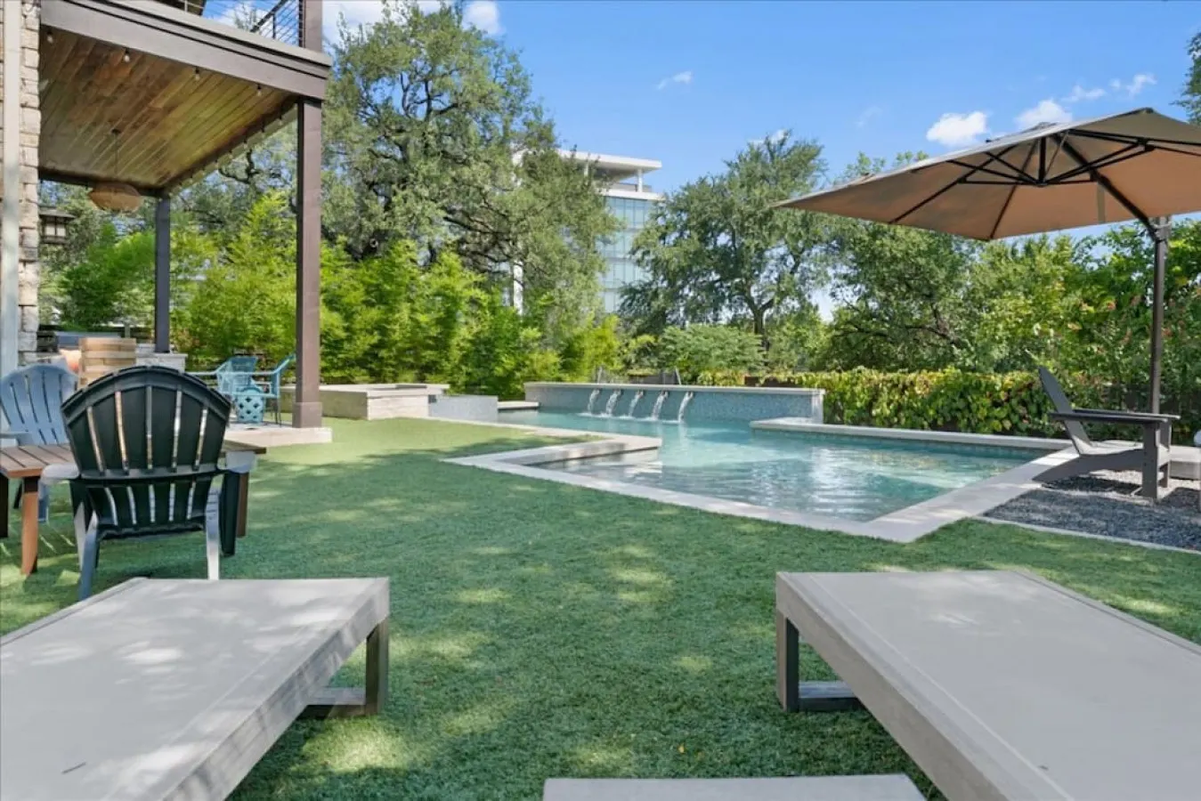 Downtown, Heated Pool, Hot Tub, Gym & Skyline View 9