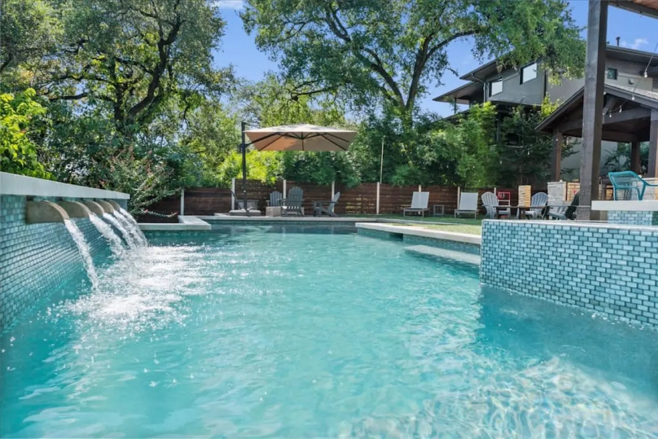 Downtown, Heated Pool, Hot Tub, Gym & Skyline View 10