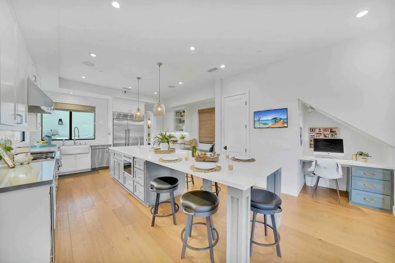 Stunning Ocean Views - 2min Walk To Beach - Private Pool 13