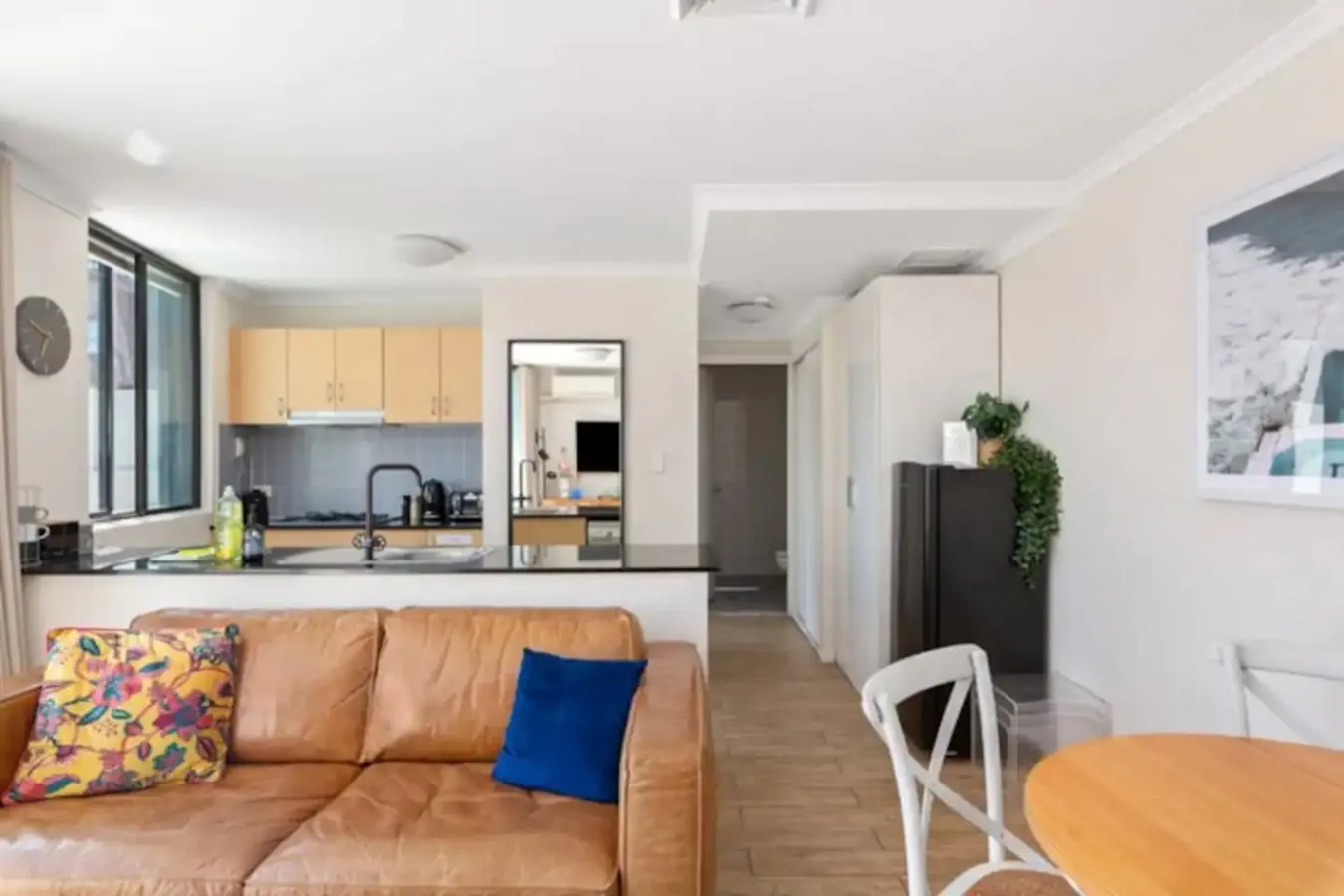 Sub Penthouse with car space near Central Stn 4