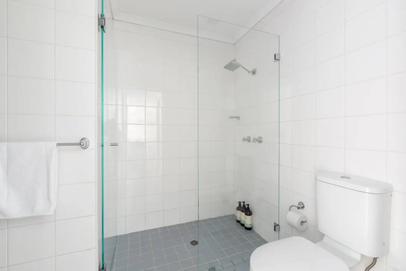 Sub Penthouse with car space near Central Stn 7
