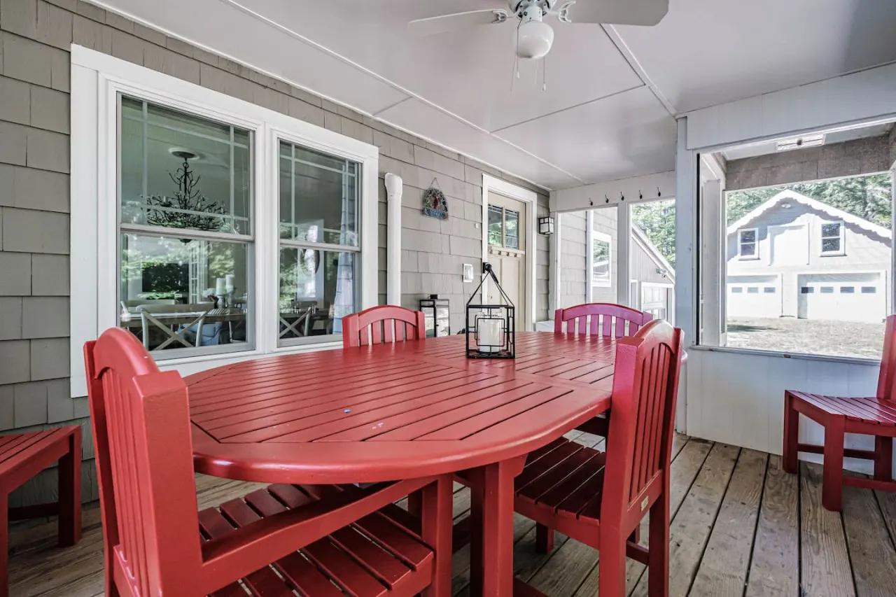Enchanted Loon Cottage- Waterfront | Long Lake | Dock | Kayaks | Ping-Pong — photo 5