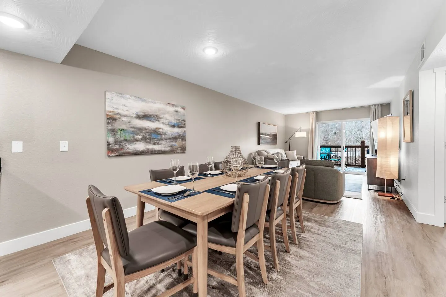 Luxe Creekside, Indoor Pool, Gym, Walk to dwntn! 13