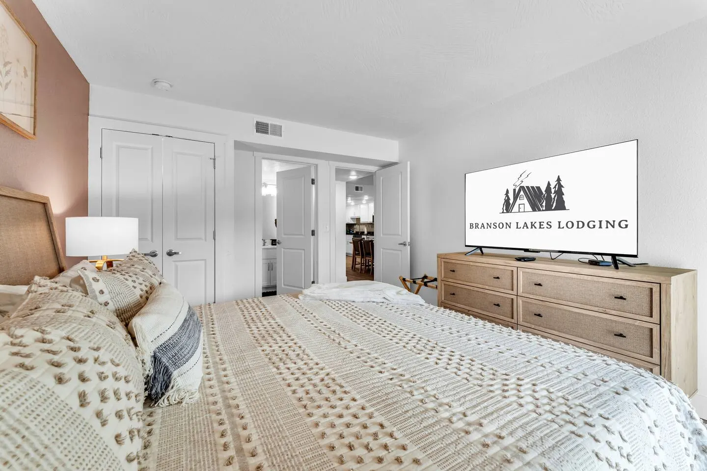 Luxe Creekside, Indoor Pool, Gym, Walk to dwntn! 20