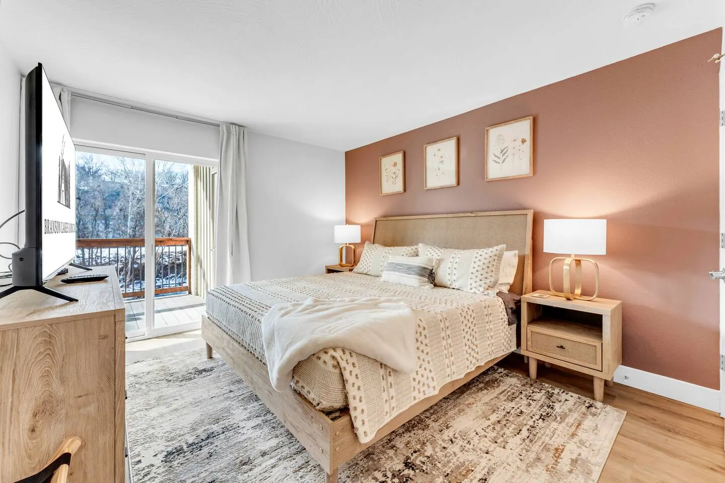 Luxe Creekside, Indoor Pool, Gym, Walk to dwntn! 6