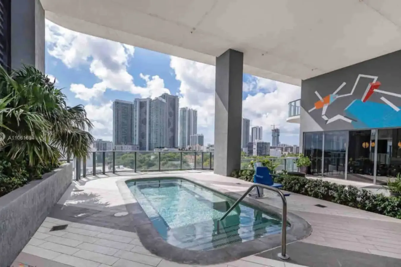 Luxury Hyde Resort amenities Stunning Water Views 17