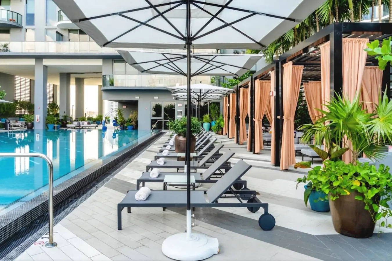 Luxury Hyde Resort amenities Stunning Water Views 20