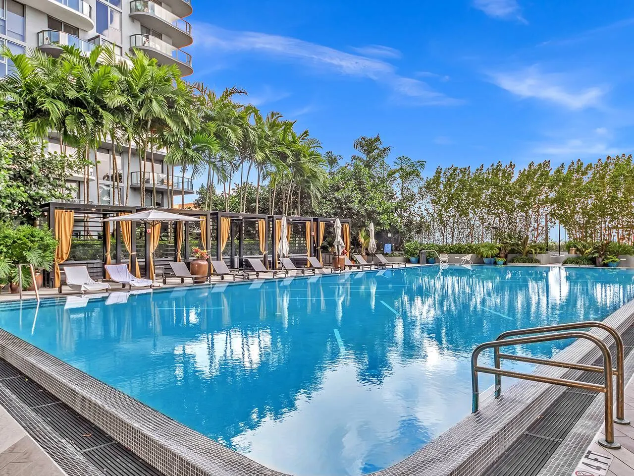 Luxury Hyde Resort amenities Stunning Water Views 3