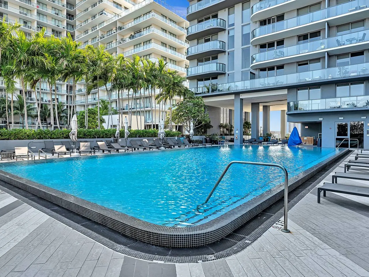 Luxury Hyde Resort amenities Stunning Water Views 5