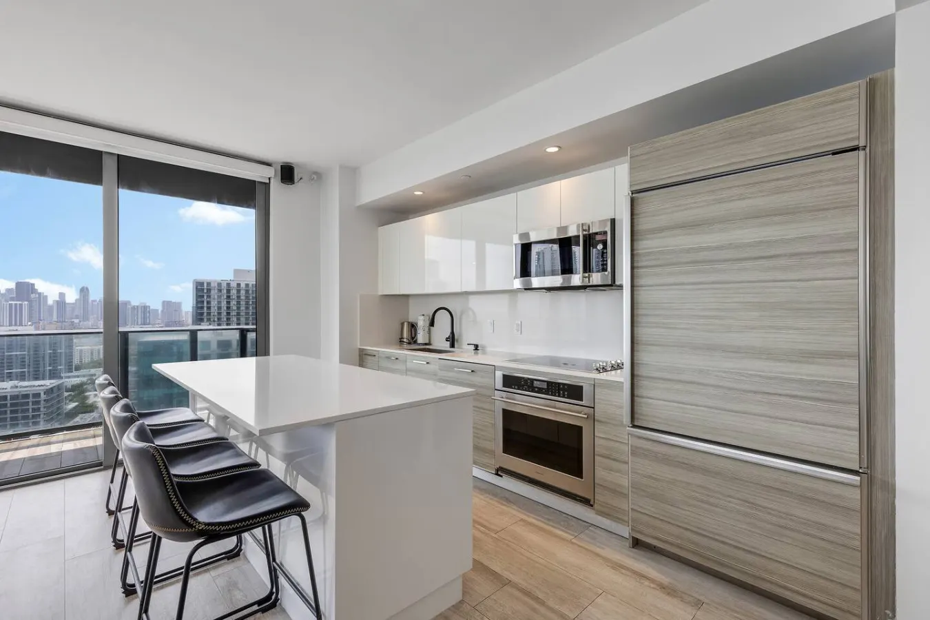 Luxury Hyde Resort amenities Stunning Water Views 8