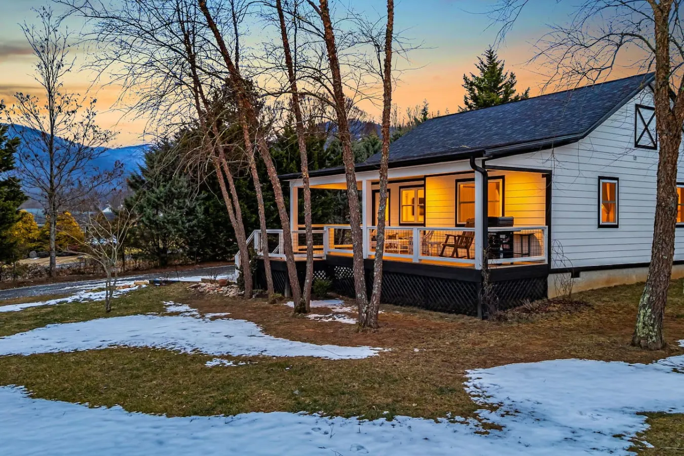 Serene Home on Horse Farm Unique Views & Nature 6