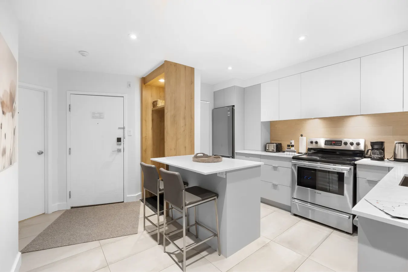 Chic Mt-Tremblant Condo with View on the Lake - Bloc L unit 322 14