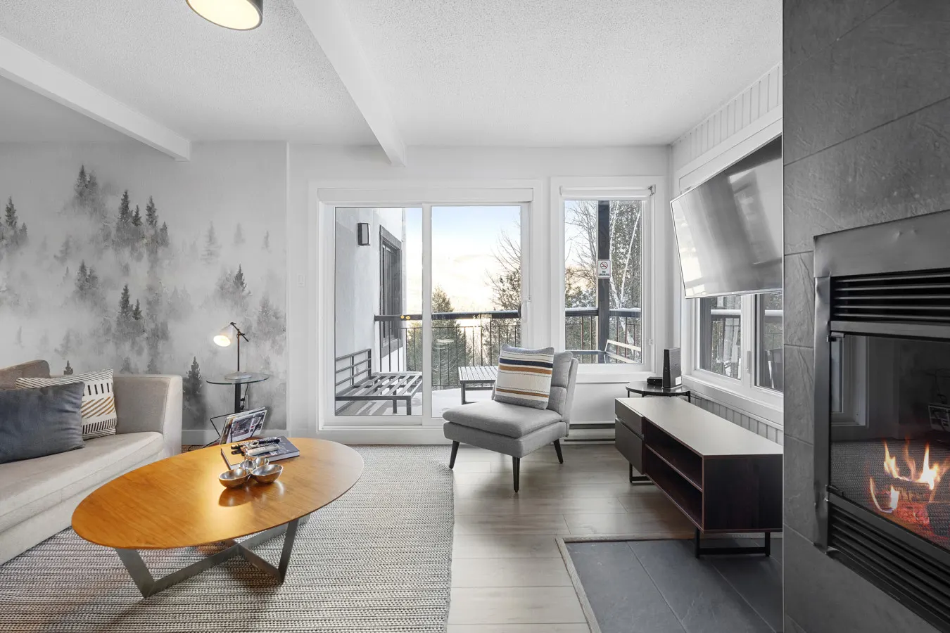 Chic Mt-Tremblant Condo with View on the Lake - Bloc L unit 322 3