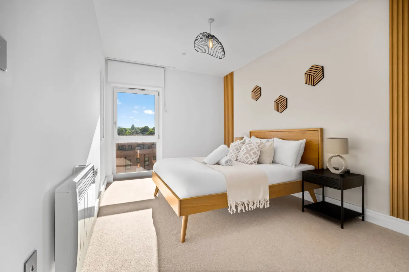 Stylish 2 Bedroom Apartment - Balcony - Fast WiFi 10