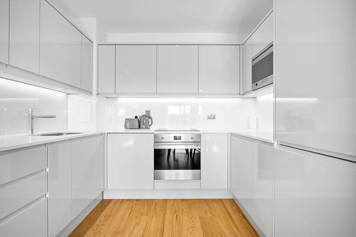 Stylish 2 Bedroom Apartment - Balcony - Fast WiFi — photo 3