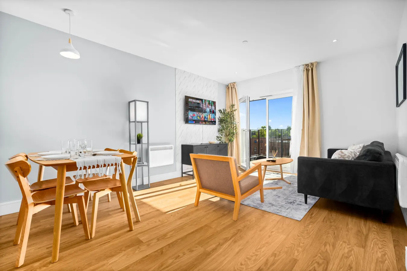 Stylish 2 Bedroom Apartment - Balcony - Fast WiFi 6
