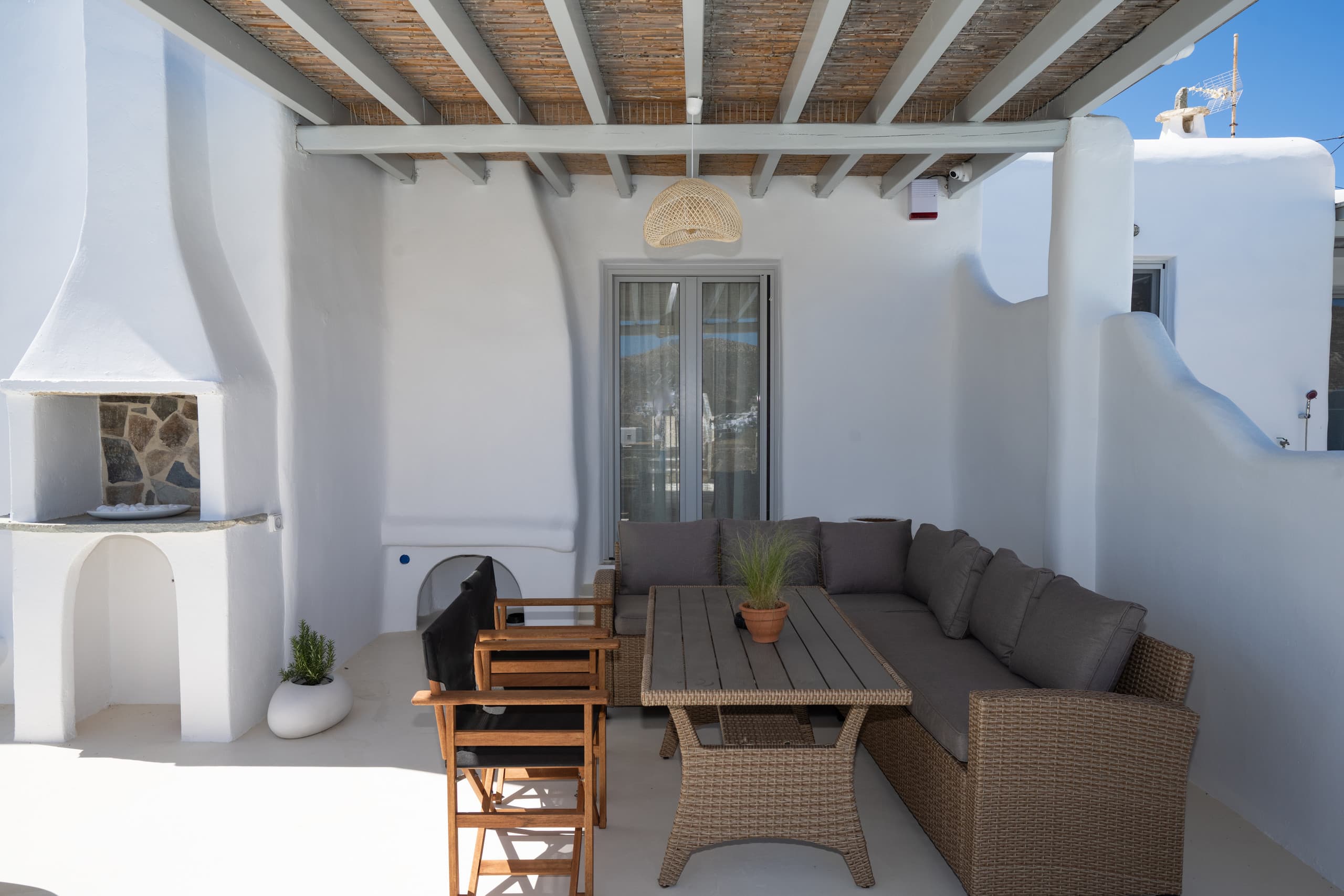 Cavo Blue Deluxe Villa 2 with shared pool 31