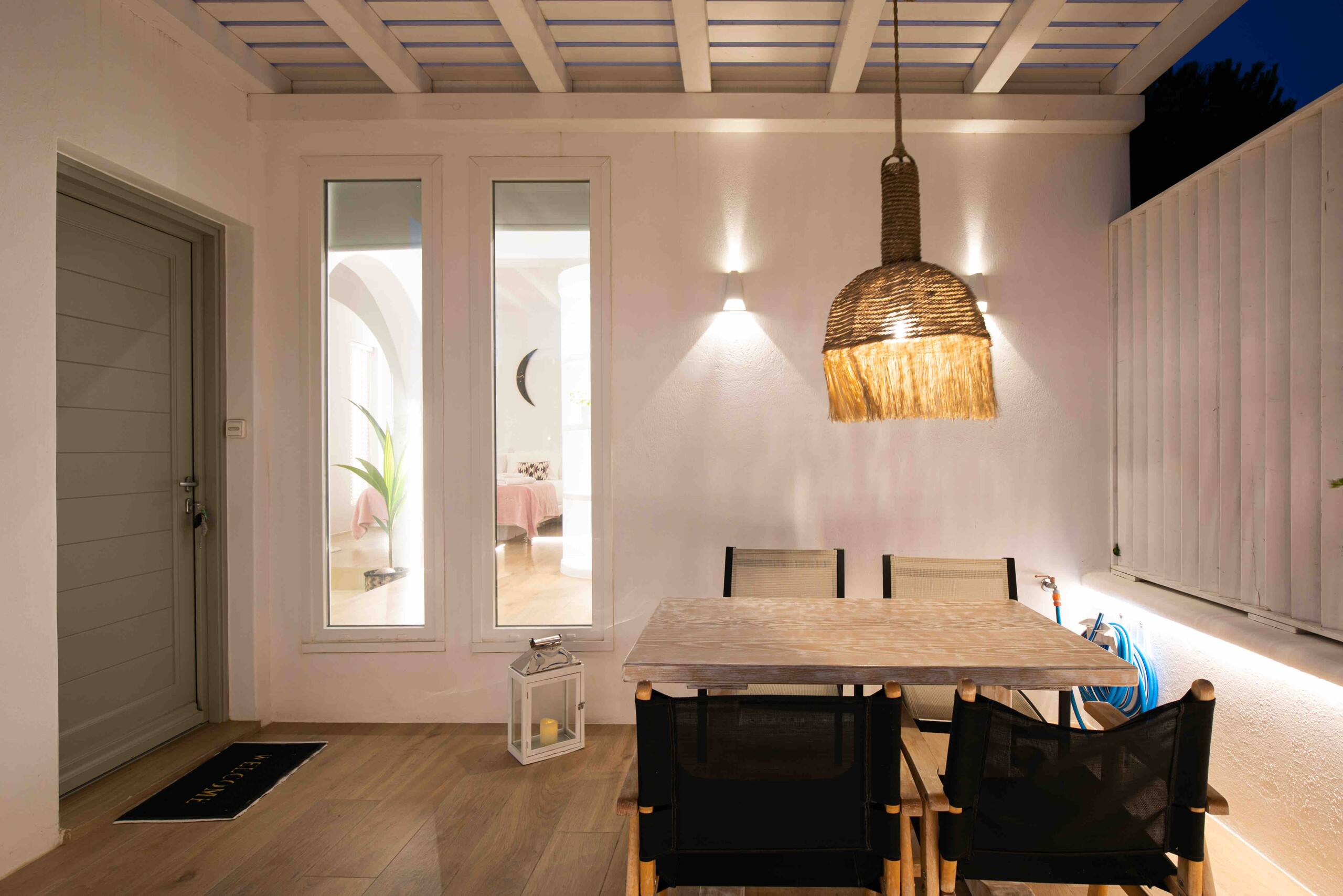• En lefko • by Levantes House 31