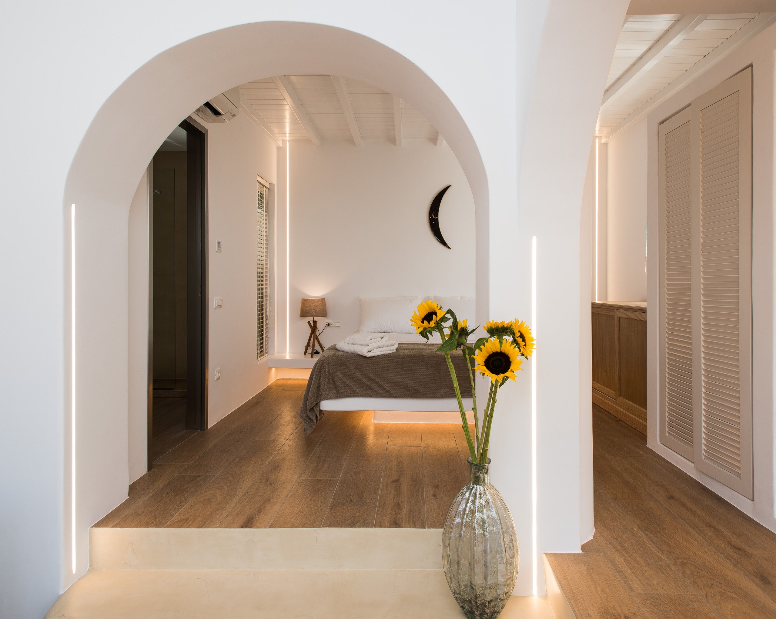 • En lefko • by Levantes House 2