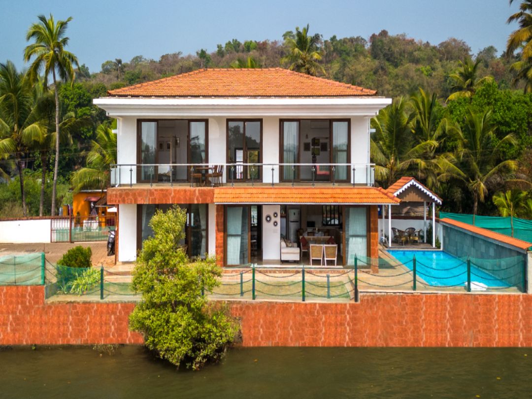 A warm cozy villa nestled in the forest of Sucorro 15