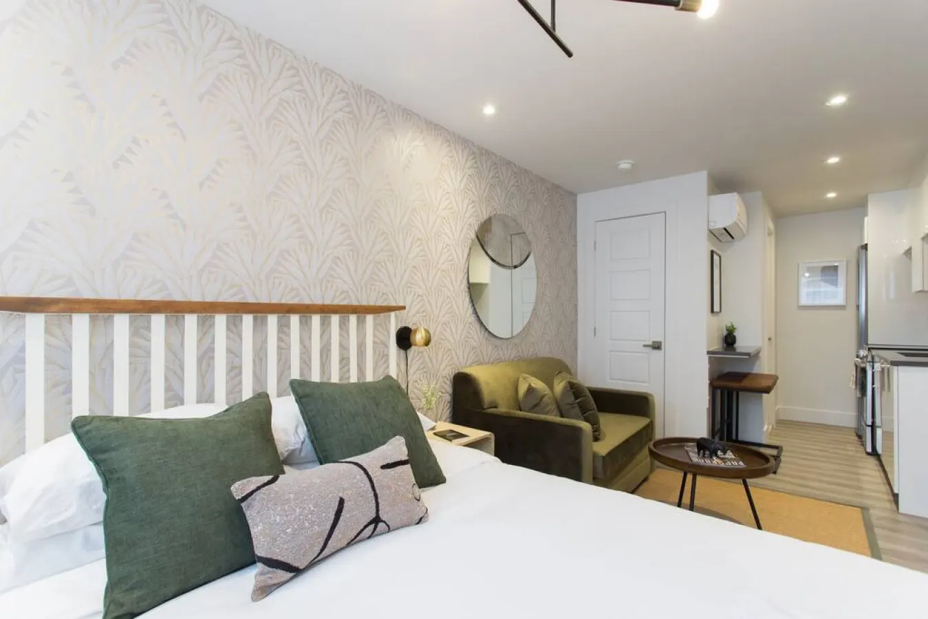 Little Italy - 16 Studio Apartment-Hotel in Little Italy 4