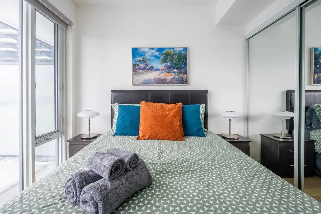 Stylish 1BR Suite Prime Location Sleeps 3 10