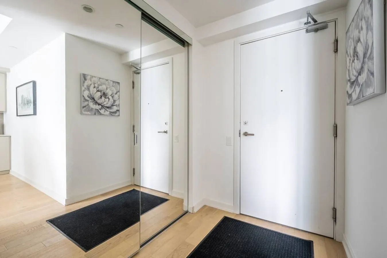 Stylish 1BR Suite Prime Location Sleeps 3 13