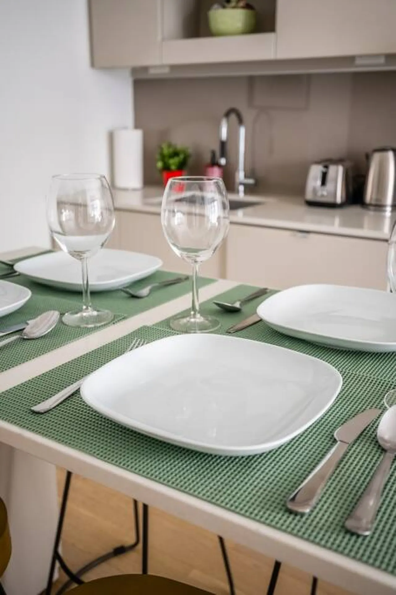 Stylish 1BR Suite Prime Location Sleeps 3 18