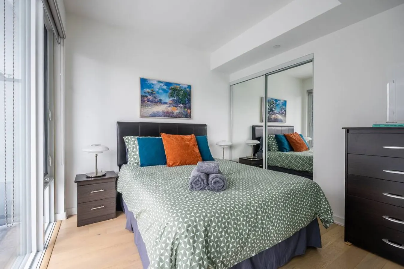 Stylish 1BR Suite Prime Location Sleeps 3 3