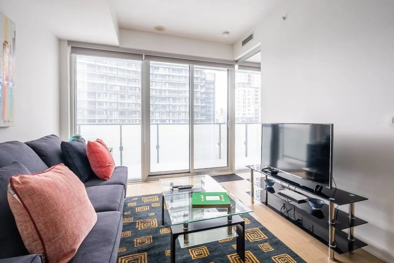 Stylish 1BR Suite Prime Location Sleeps 3 5
