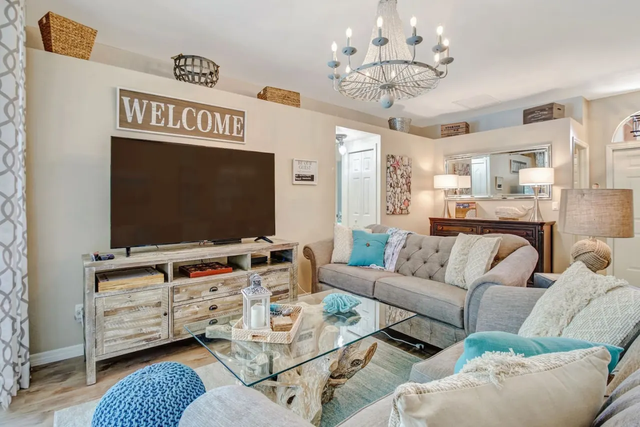 5* Florida living. Stylish & tranquil pool home in Briarwood 2