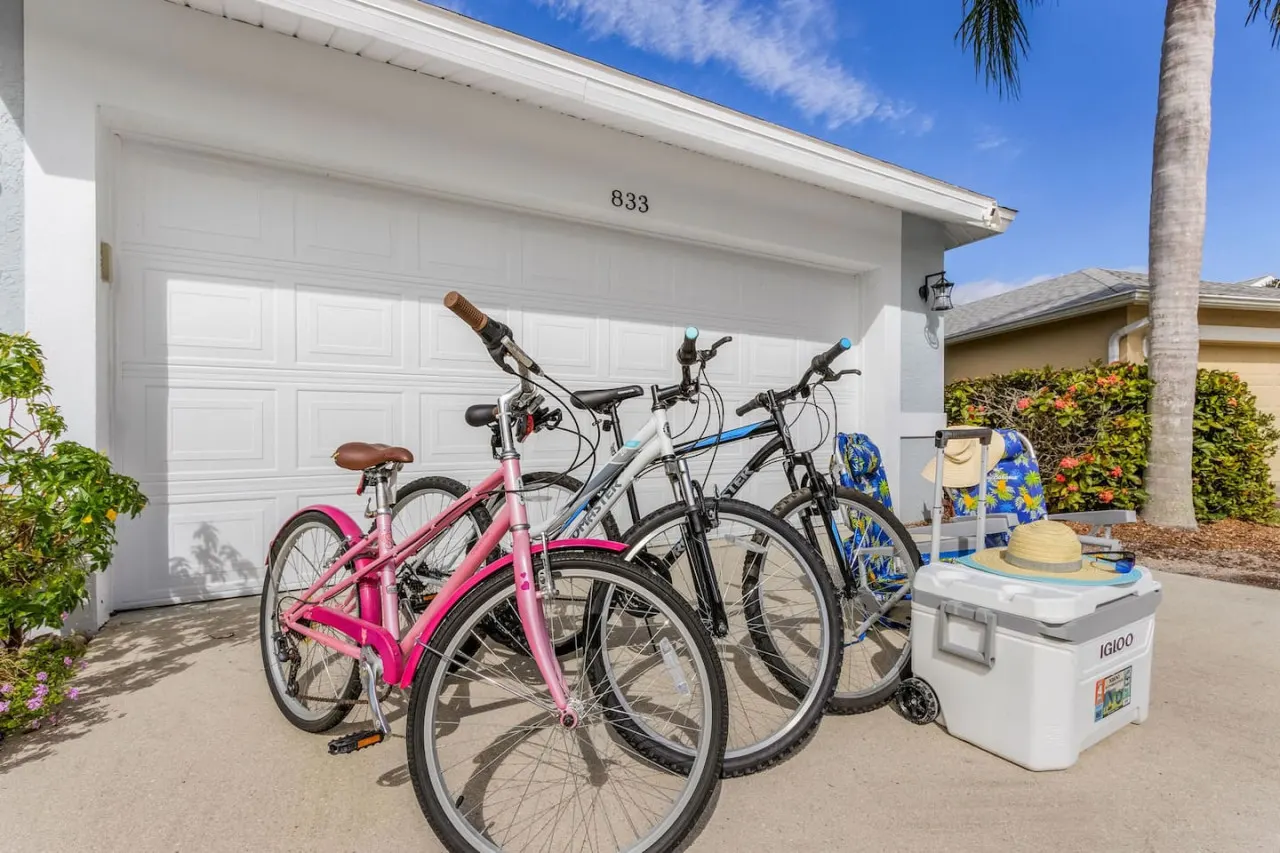 5* Florida living. Stylish & tranquil pool home in Briarwood 10