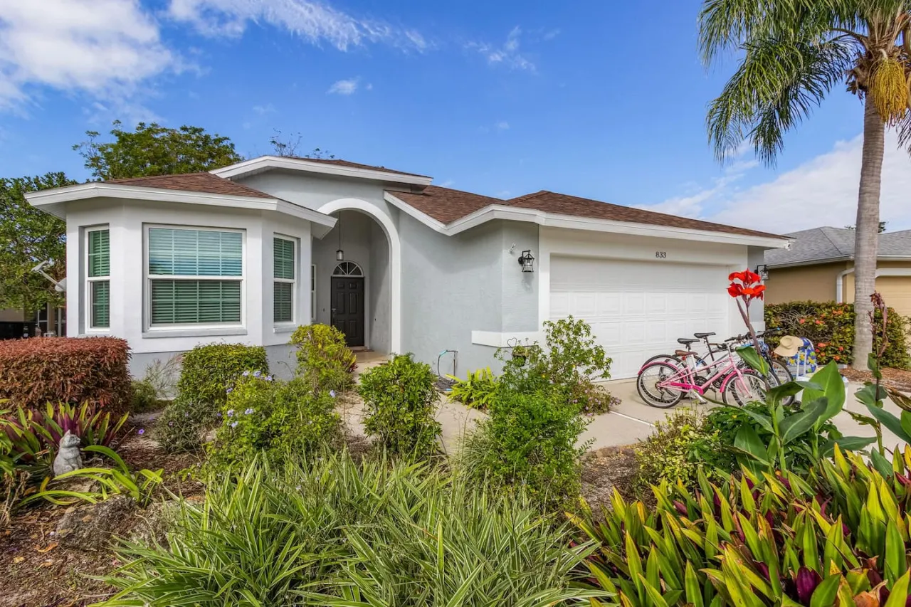 5* Florida living. Stylish & tranquil pool home in Briarwood 11