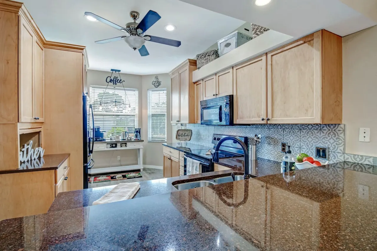 5* Florida living. Stylish & tranquil pool home in Briarwood 15