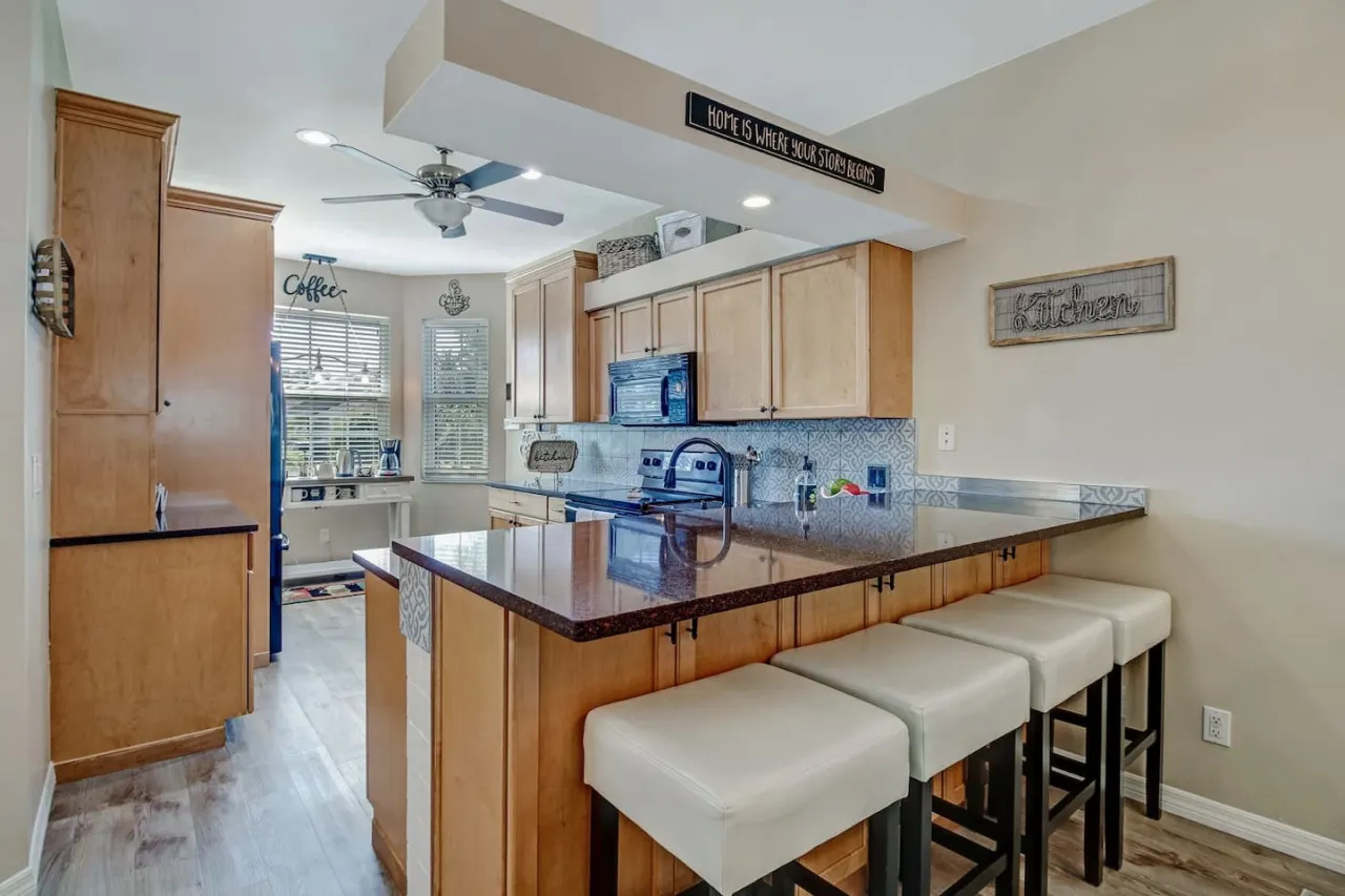5* Florida living. Stylish & tranquil pool home in Briarwood 17
