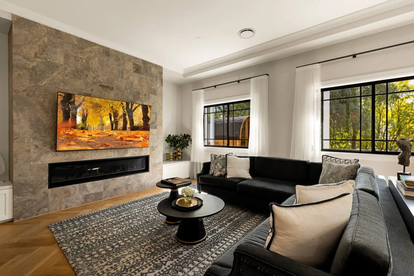 Mahogany - 5 Ensuite Bedrooms, Spa & Sauna, Indoor-Outdoor Luxury at The Vintage — photo 4