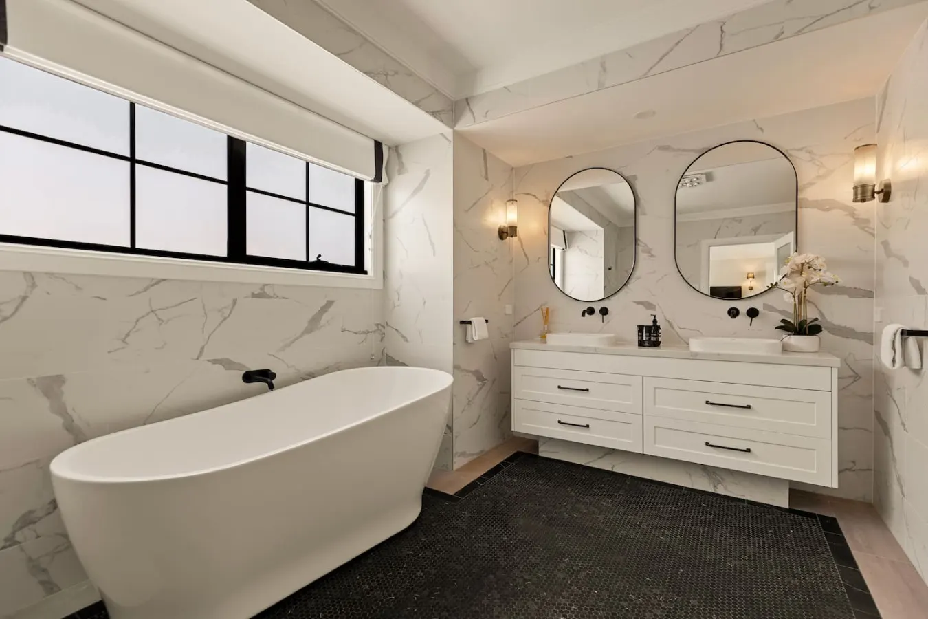 Mahogany - 5 Ensuite Bedrooms, Spa & Sauna, Indoor-Outdoor Luxury at The Vintage 8