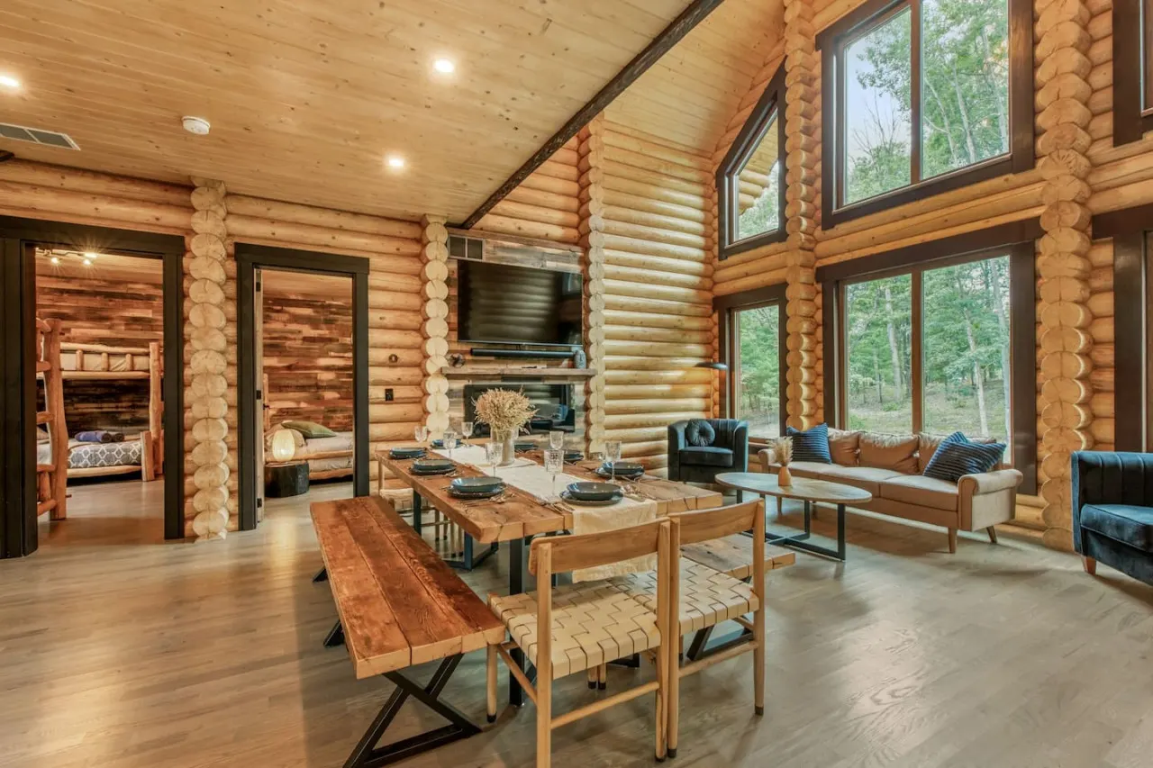 Log House Vacation Rental with Pool and Sauna 10