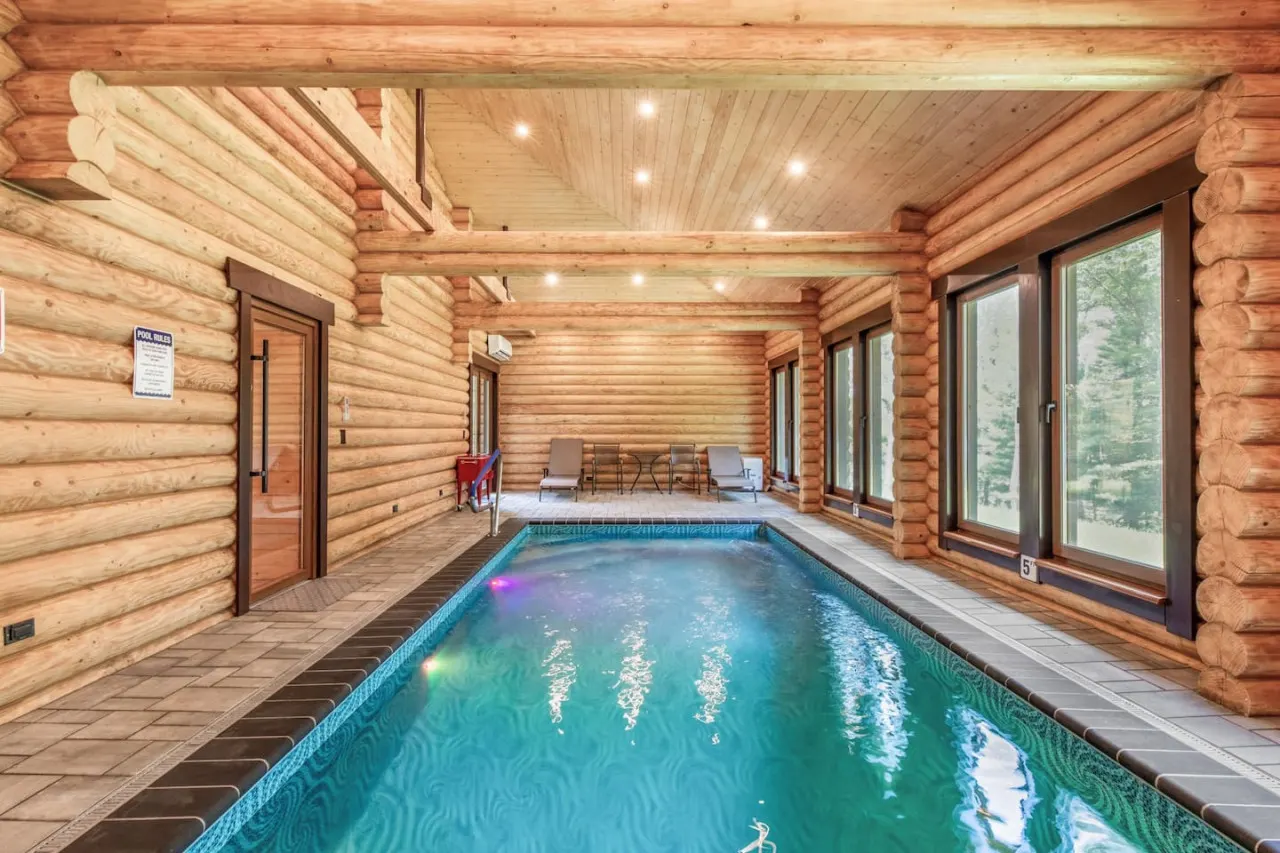 Log House Vacation Rental with Pool and Sauna 15