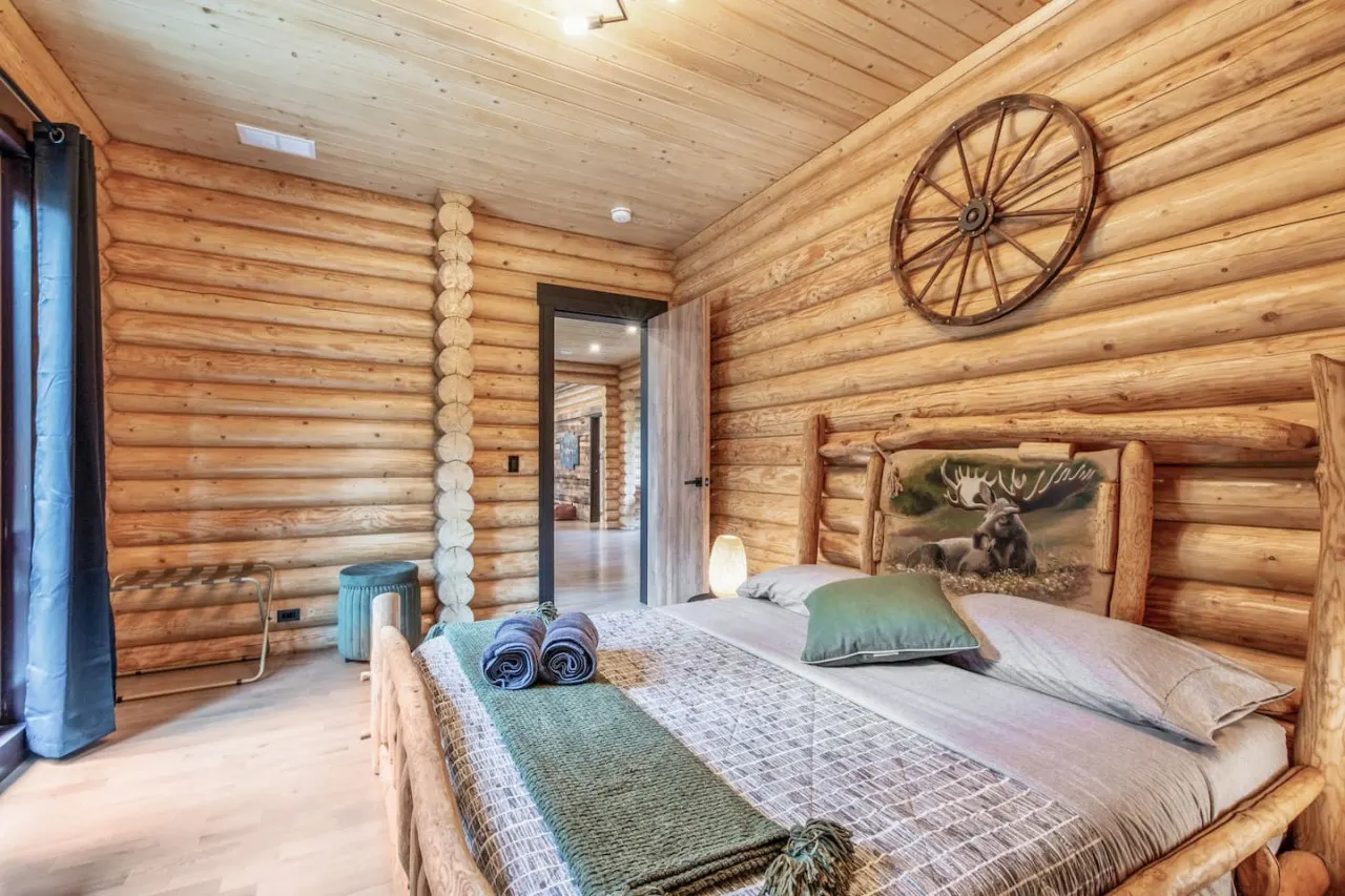 Log House Vacation Rental with Pool and Sauna — photo 3