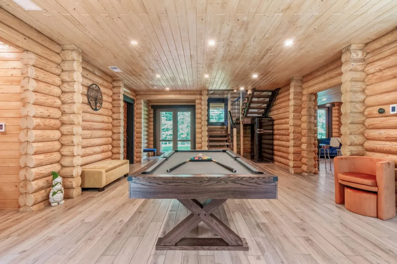 Log House Vacation Rental with Pool and Sauna — photo 4