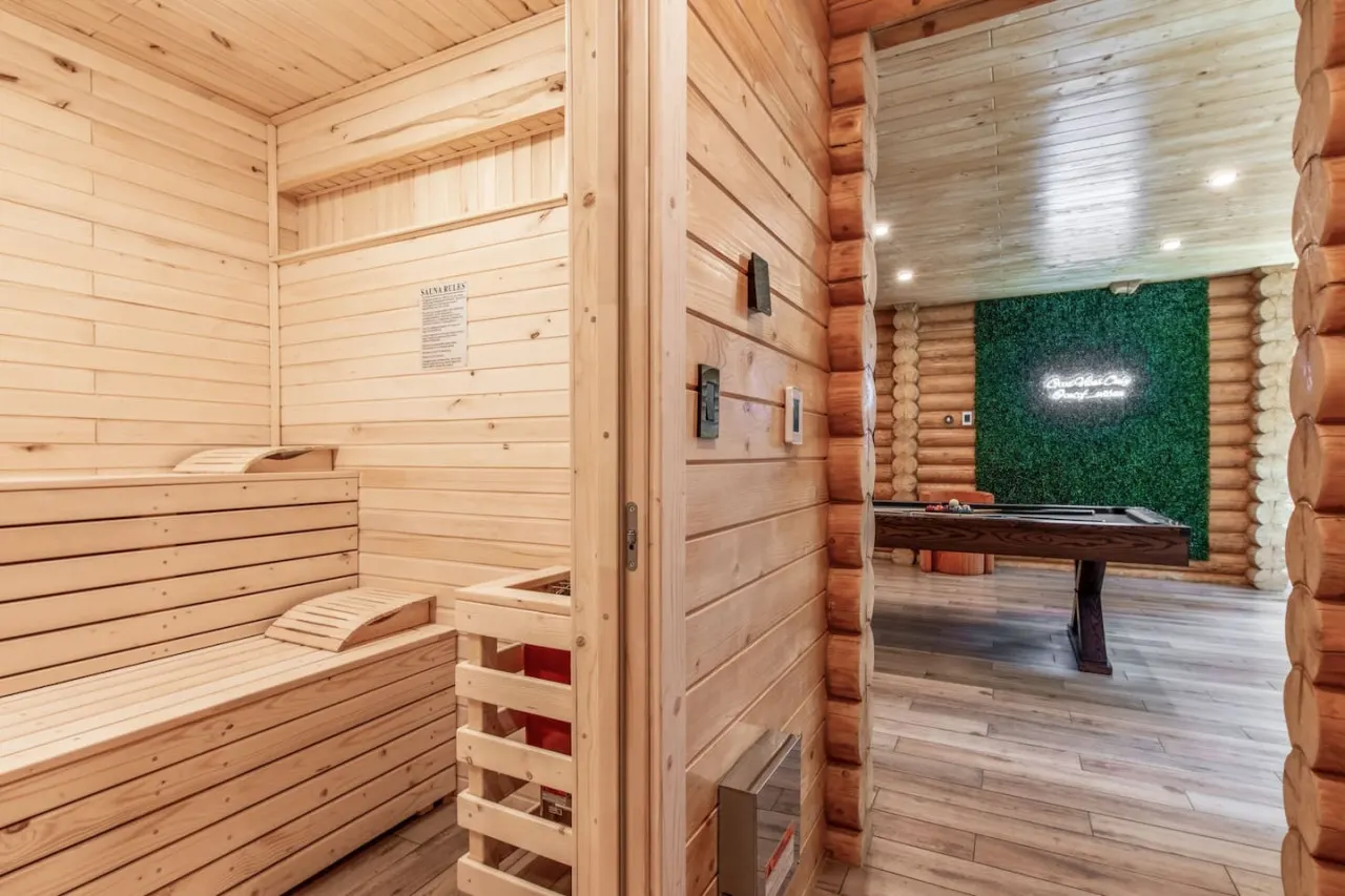 Log House Vacation Rental with Pool and Sauna 7