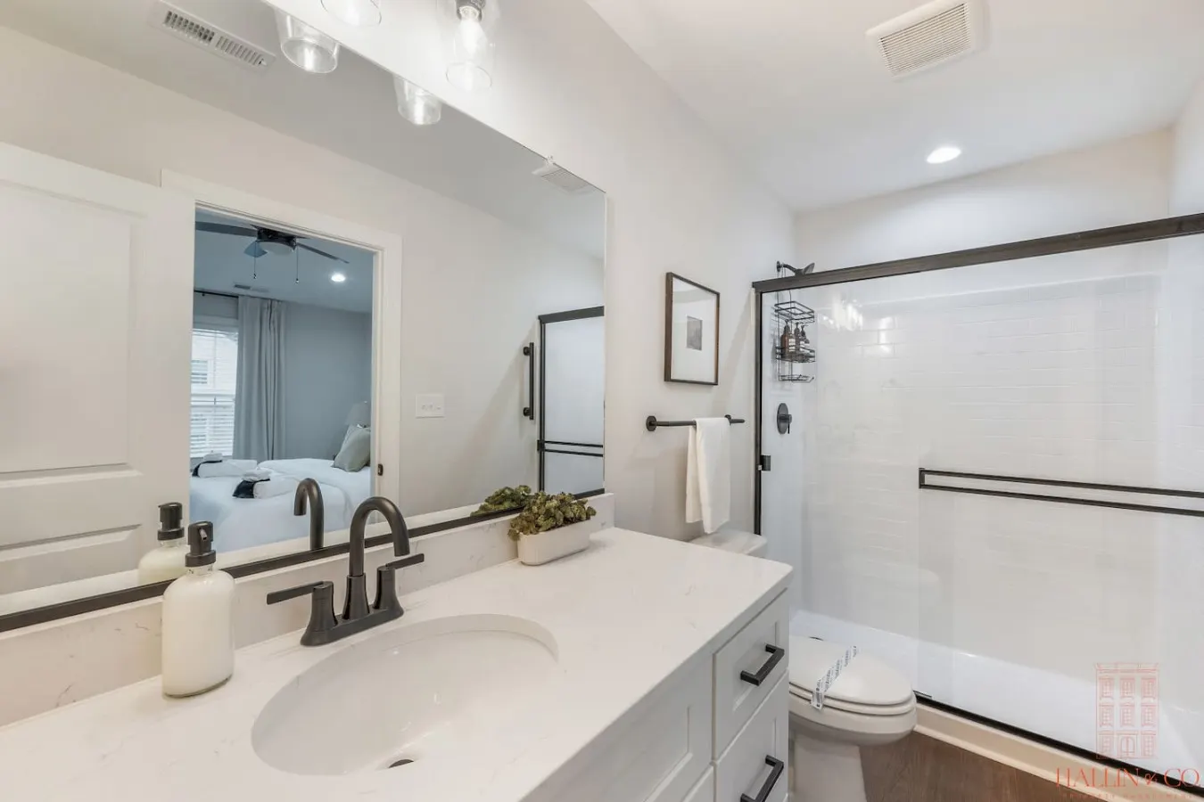 Luxury Getaway 5 MIN to Liberty University 4BR 4