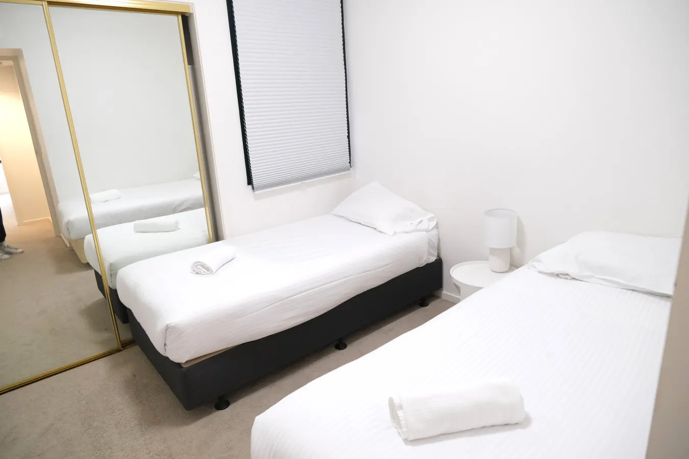 Readyset Apartments on Spencer North - 3Bedrooms - LTA1 7