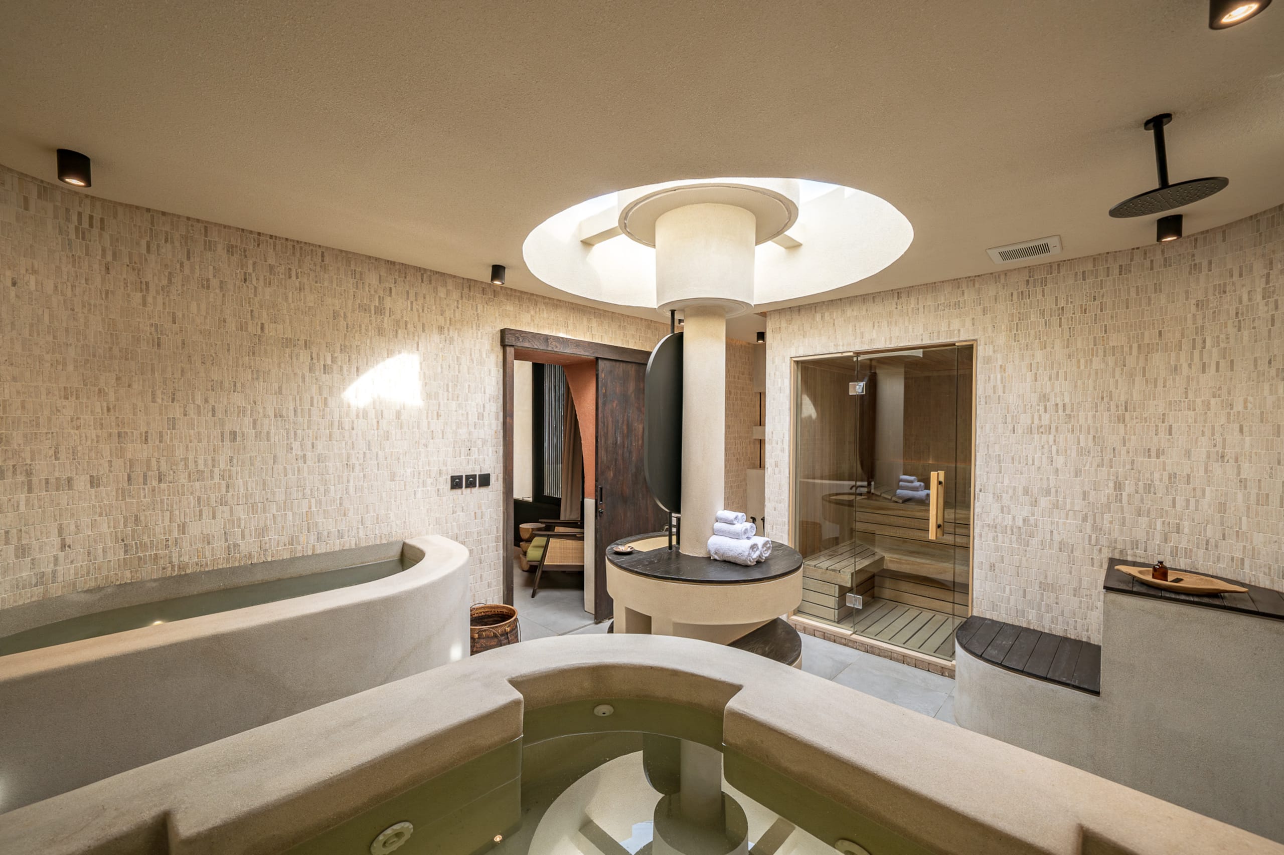 2BR Pererenan Villa w/ Sauna, Ice Bath, Jacuzzi — photo 3