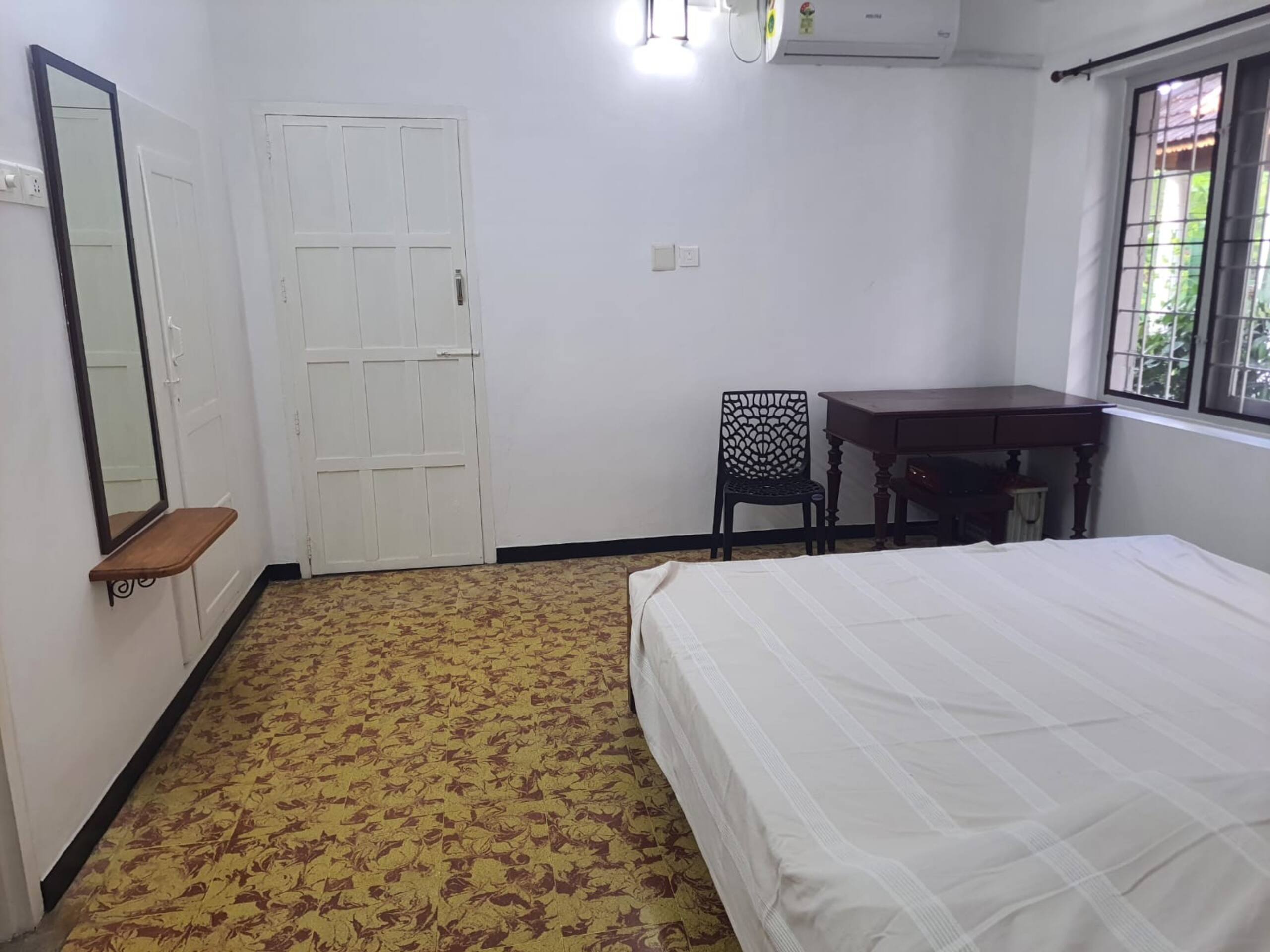 "Maya Aangan" House in Kottayam 15